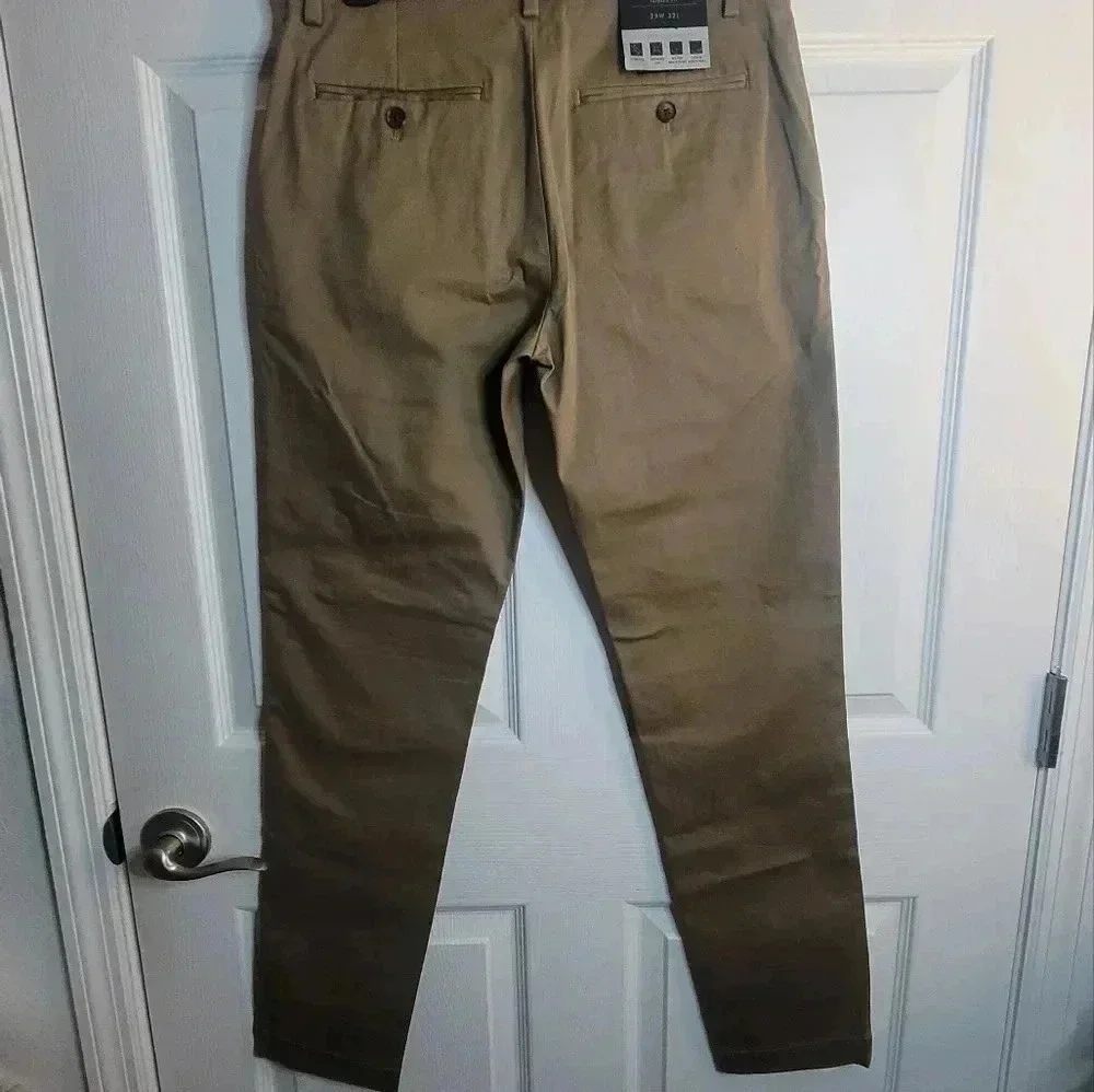 BANANA REPUBLIC Rapid Movement Chino Mason Athletic Tapered Fit (New)